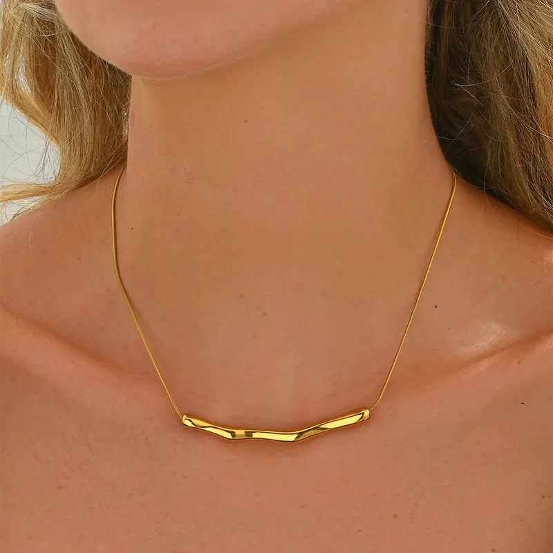 It Girl Necklace