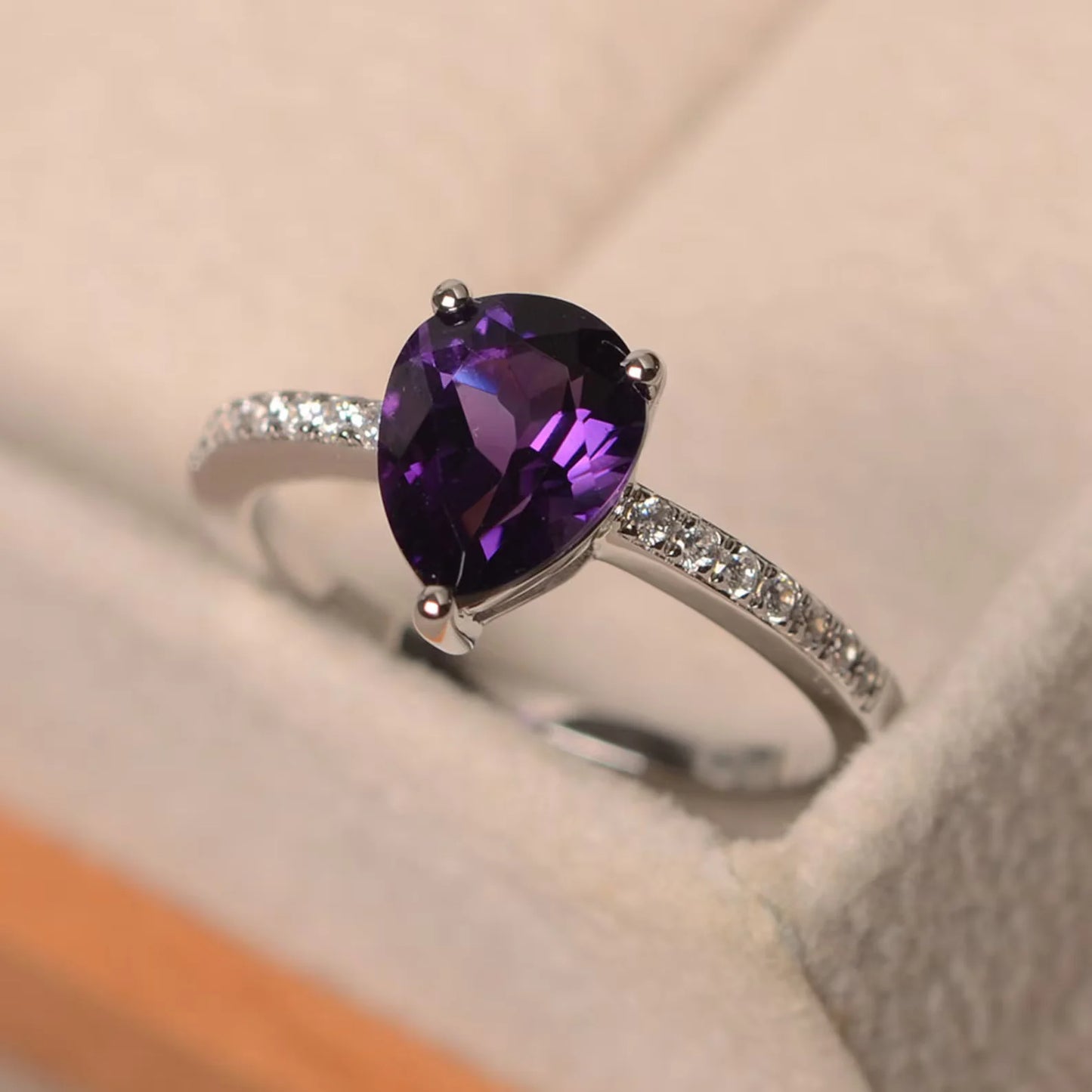 Amore Ring