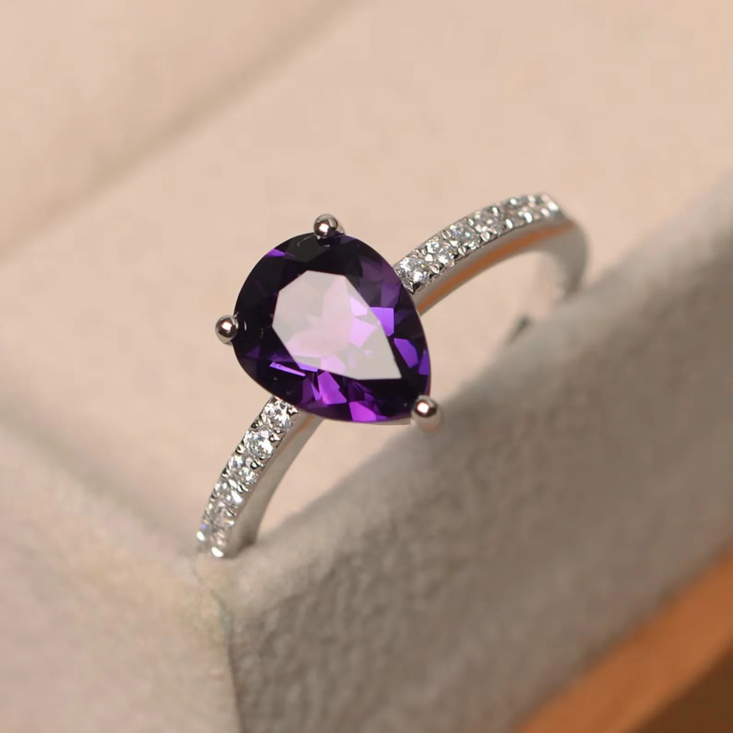 Amore Ring