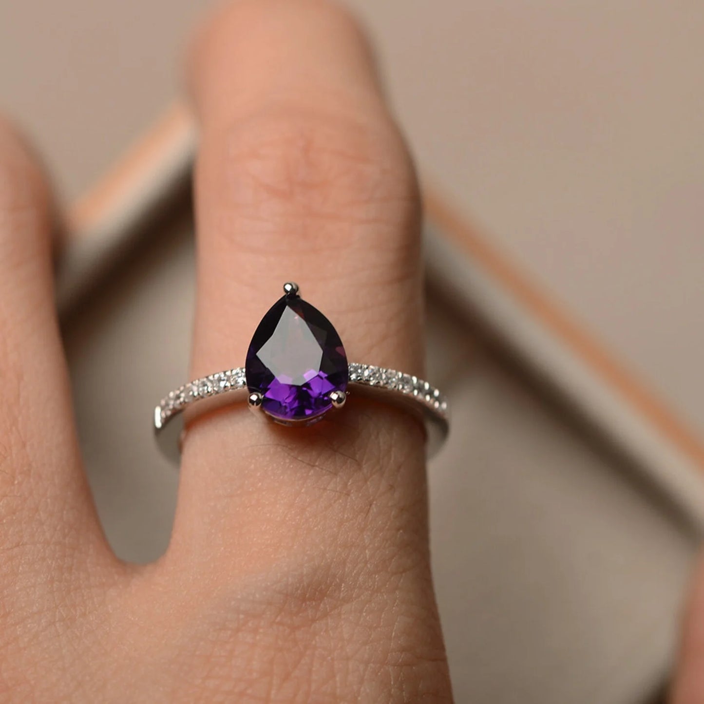Amore Ring