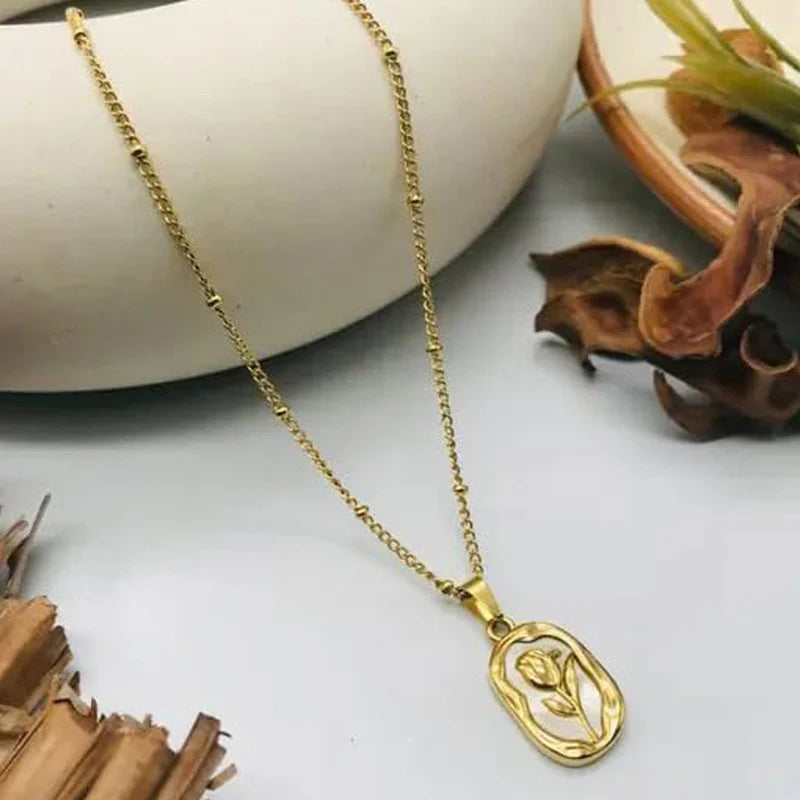 Rose White Necklace